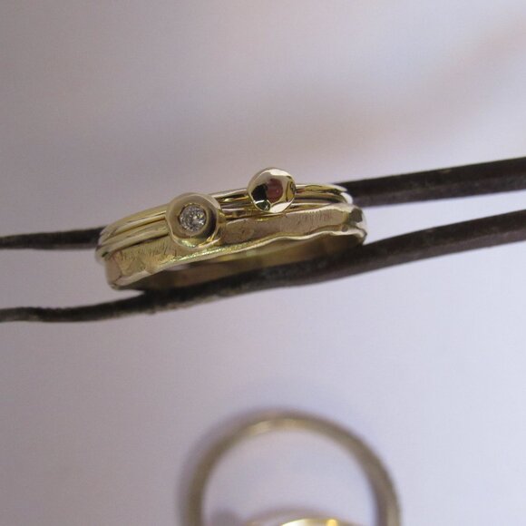 Gold rings. Combination 14k yellow gold rings. 1 with diamond 2. Gold bands - Picture 6 of 8